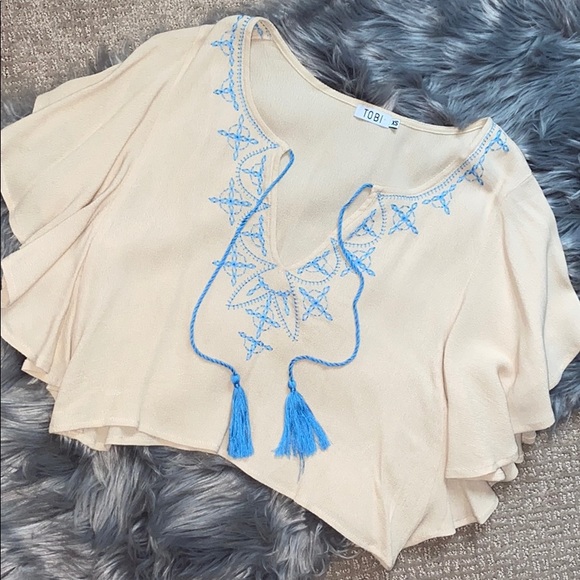 NWOT TOBI Cream Short Sleeve Blouse - Picture 2 of 7